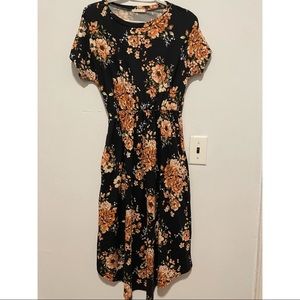 Beautiful floral fall dress with pockets
